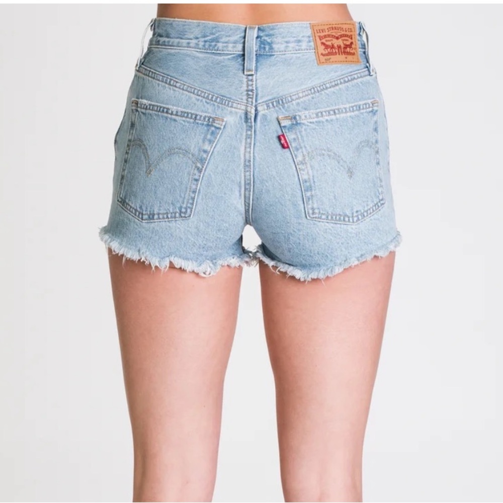 Levi's 501 Lightwash High Rise Button Fly Cut Off Jean Short Blue size 31